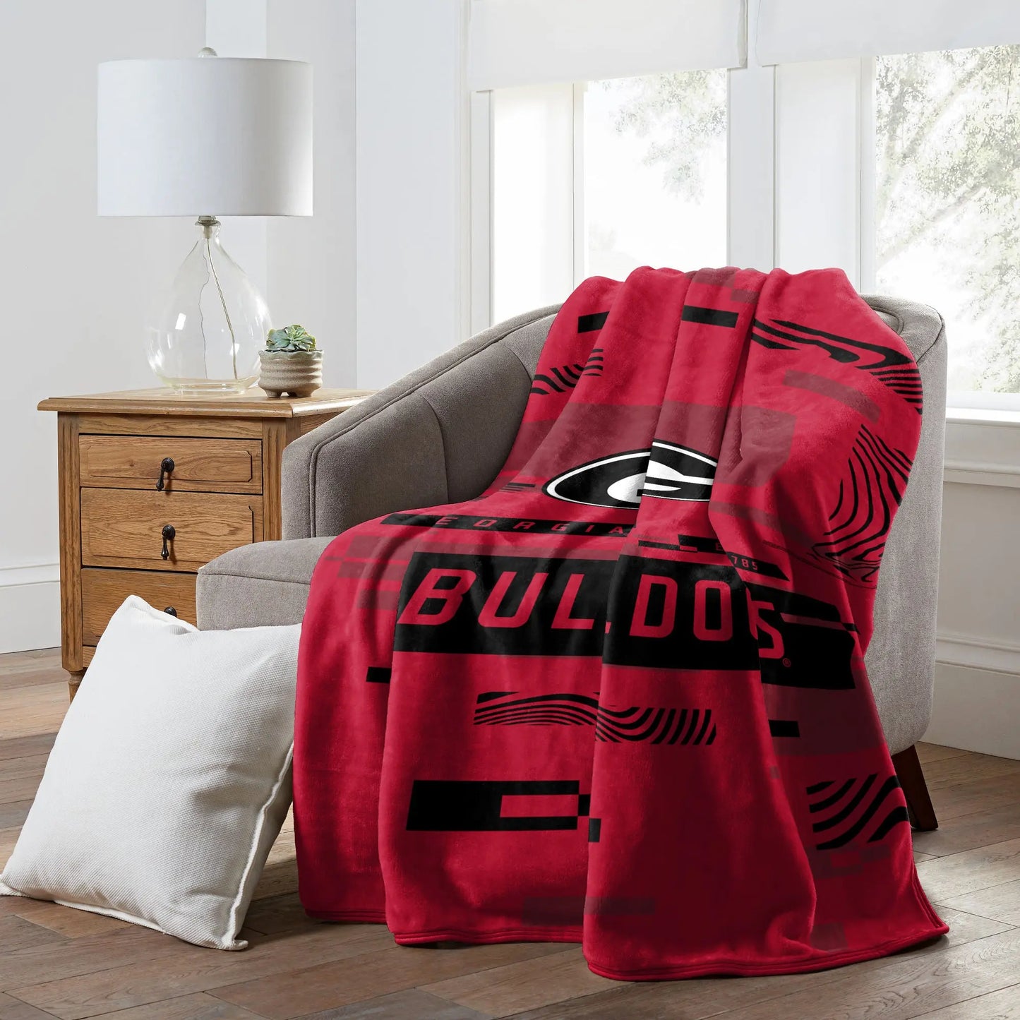 GEORGIA OFFICIAL NCAA "Digitize" Raschel Throw Blanket; 60" x 80" The Northwest Company