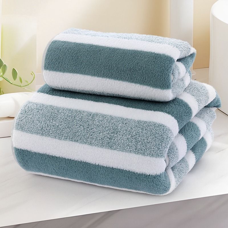 The striped towel has a simple and fashionable striped pattern and excellent water absorption, giving you a dry experience every time