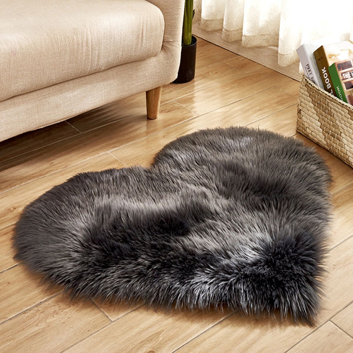 1pc Heart Shaped Area Rug, Plush Faux-Fur Carpet For Living Room & Bedroom, Home Decor Valentine's Day Decor 19.6in*23.6in/50cm*60cm - Gee-Commerce, LLC