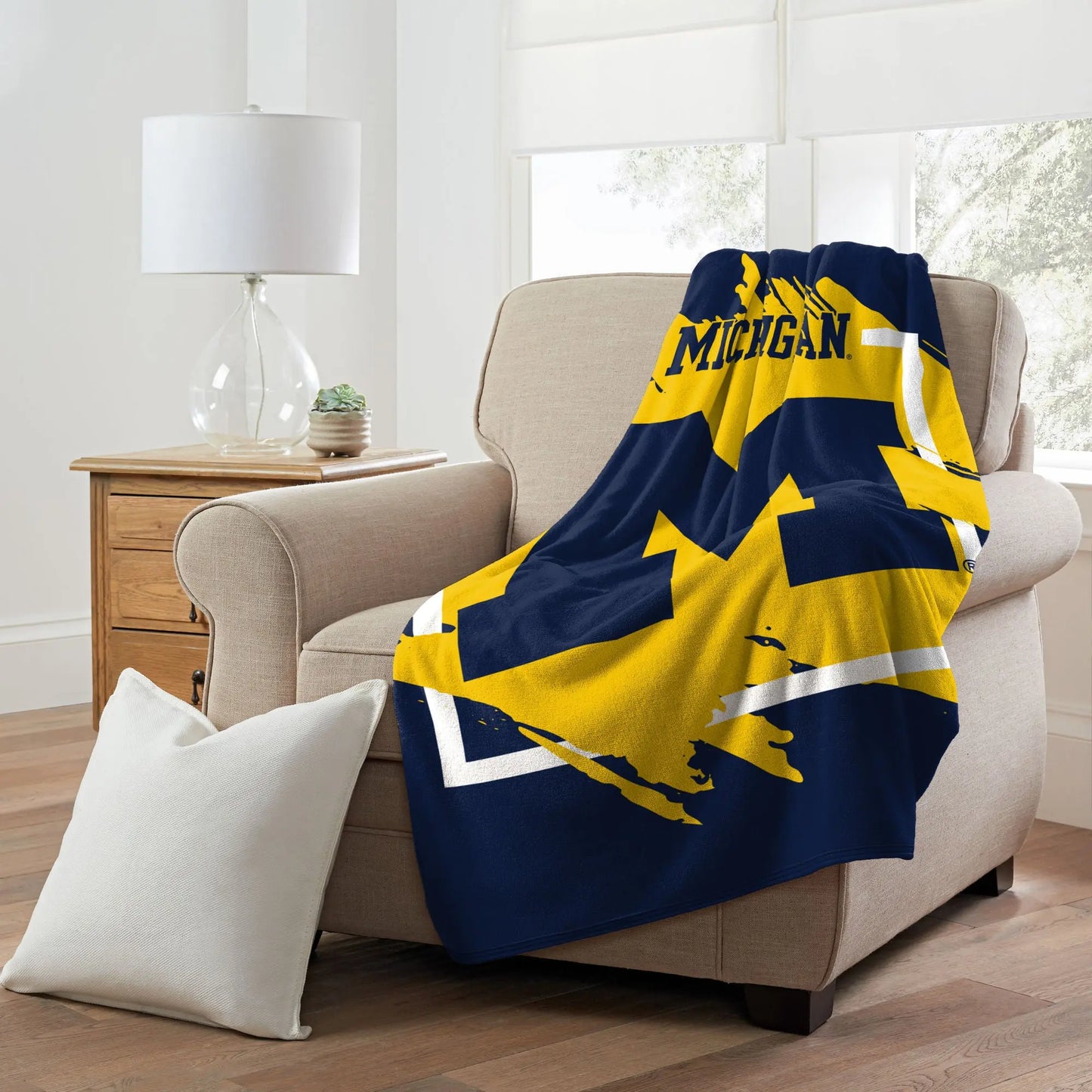 MICHIGAN OFFICIAL NCAA "Halftone" Micro Raschel Throw Blanket; 46" x 60" The Northwest Company