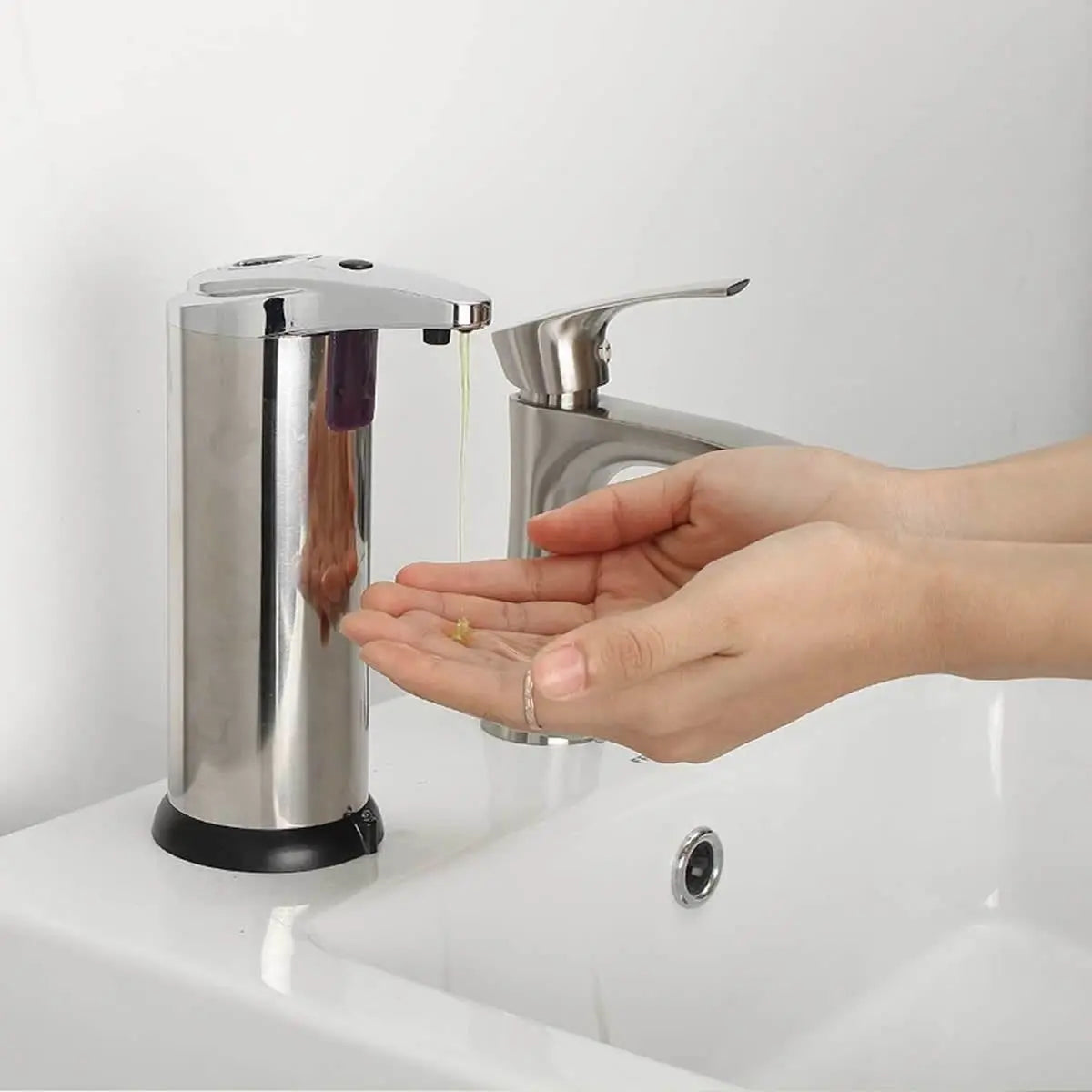 Automatic Motion Smart Soap Dispenser - Gee-Commerce, LLC