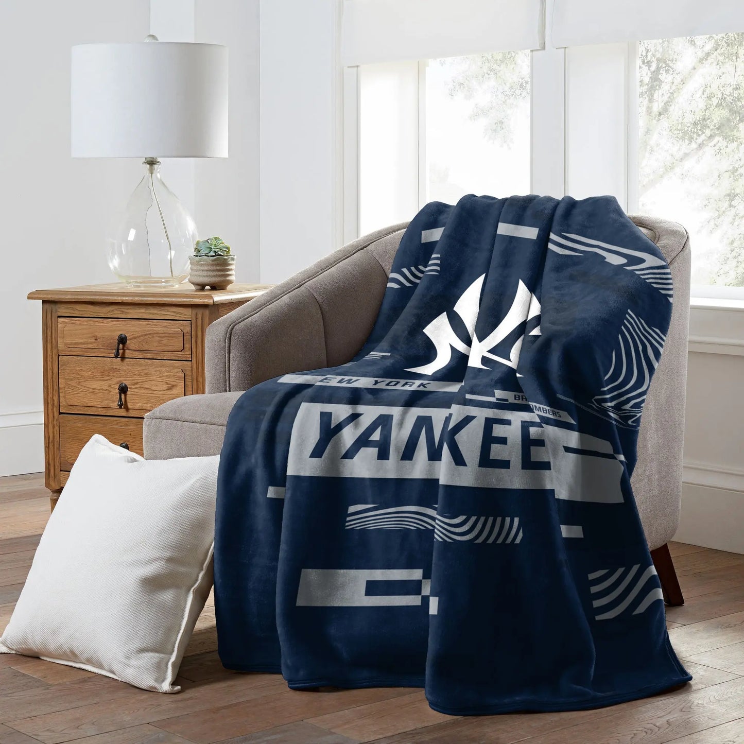 YANKEES OFFICIAL MLB "Digitize" Raschel Throw Blanket; 60" x 80" Doba