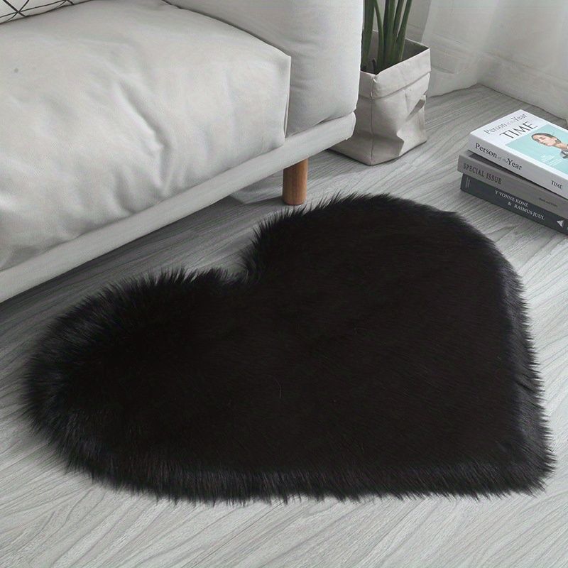 1pc Heart Shaped Area Rug, Plush Faux-Fur Carpet For Living Room & Bedroom, Home Decor Valentine's Day Decor 19.6in*23.6in/50cm*60cm - Gee-Commerce, LLC