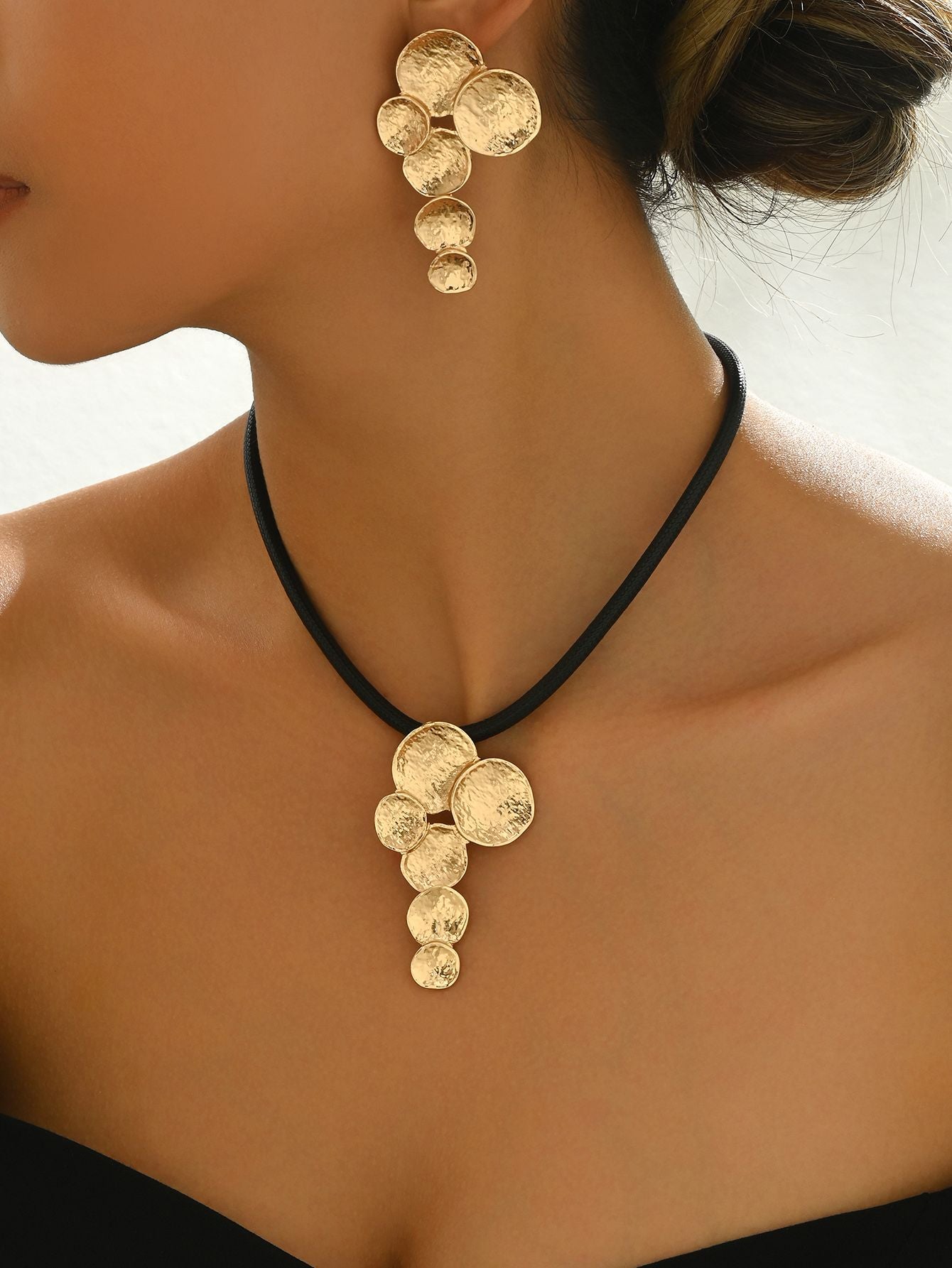 14K gold plated Golden Petals  Jewelry Set - Elegant and Timeless Doba