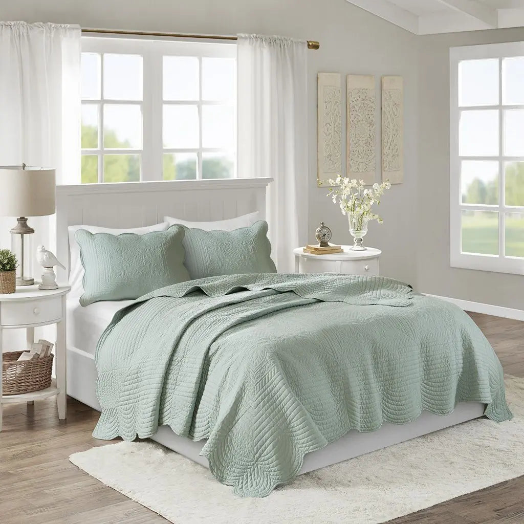 3 Piece Reversible Scalloped Edge Quilt Set - Seafoam - Gee-Commerce, LLC