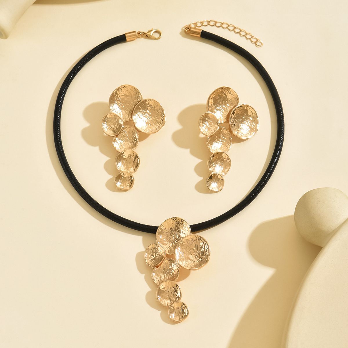 14K gold plated Golden Petals  Jewelry Set - Elegant and Timeless Doba