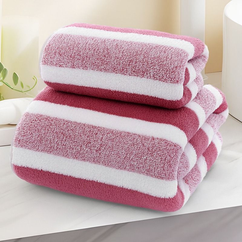 The striped towel has a simple and fashionable striped pattern and excellent water absorption, giving you a dry experience every time